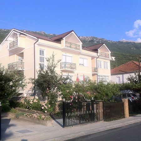 Guest House Lokoski Peštani Esterno foto
