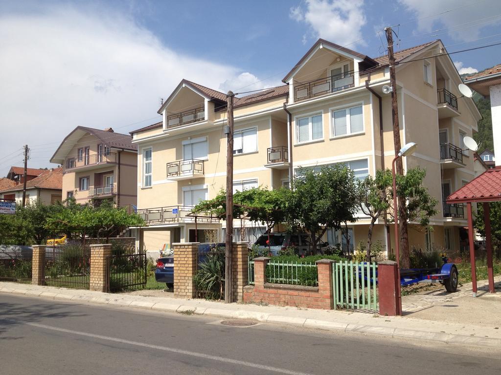 Guest House Lokoski Peštani Esterno foto